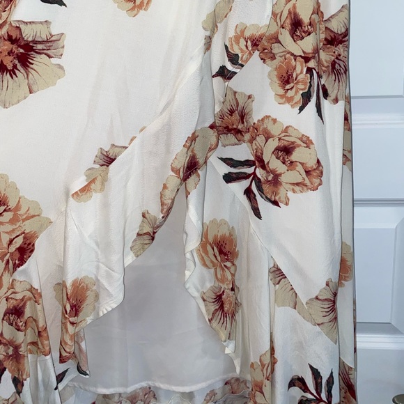 Leith Floral Wrap Dress - Picture 2 of 4